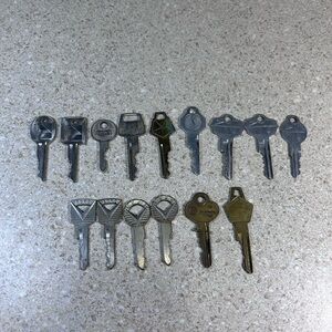 Lot of Vintage/Antique Keys Mostly Car - Ford StudeBaker Chrysler Lincoln Etc